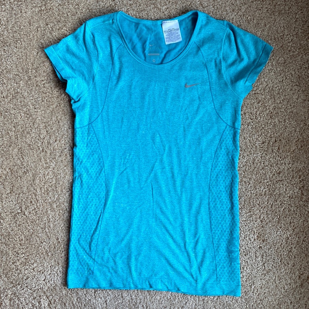 Nike dri-fit top